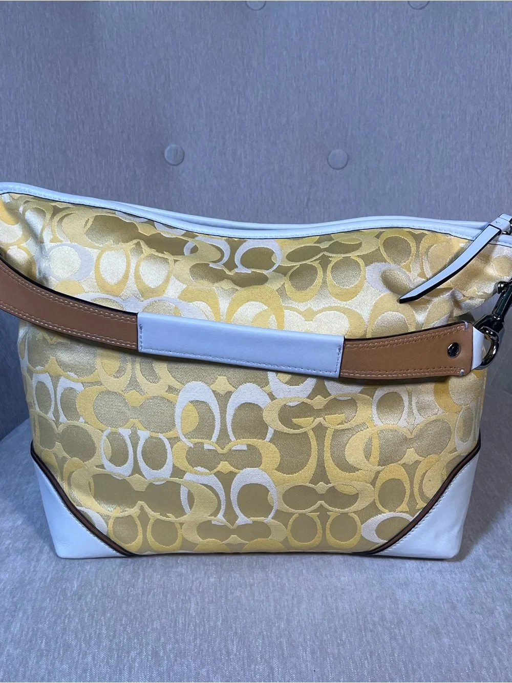 Coach closure wear